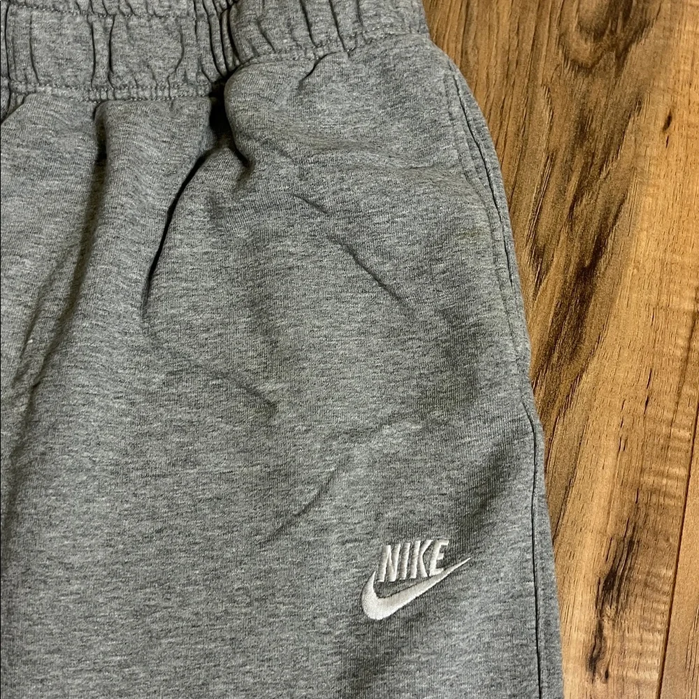Nike Sportswear Women’s Fleece sweatpants Sz L - Picture 3 of 10